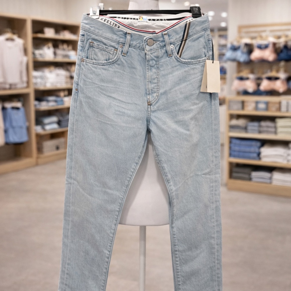 Atelier Light Blue Jeans underwear waist line Size 25